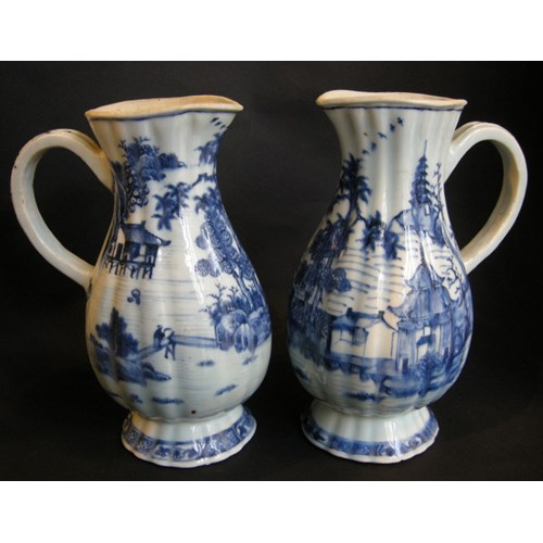 Pair ewers porcelain blue and white - Qianlong period